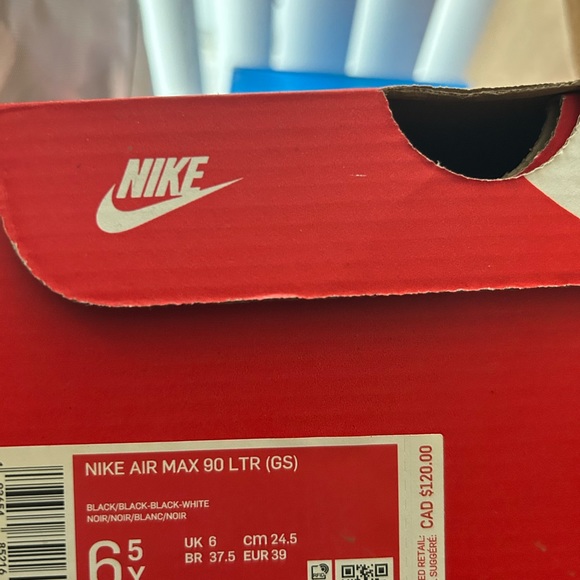 Black nike airmax. Size 6.5youth which also fits 8 womens. - Picture 3 of 3